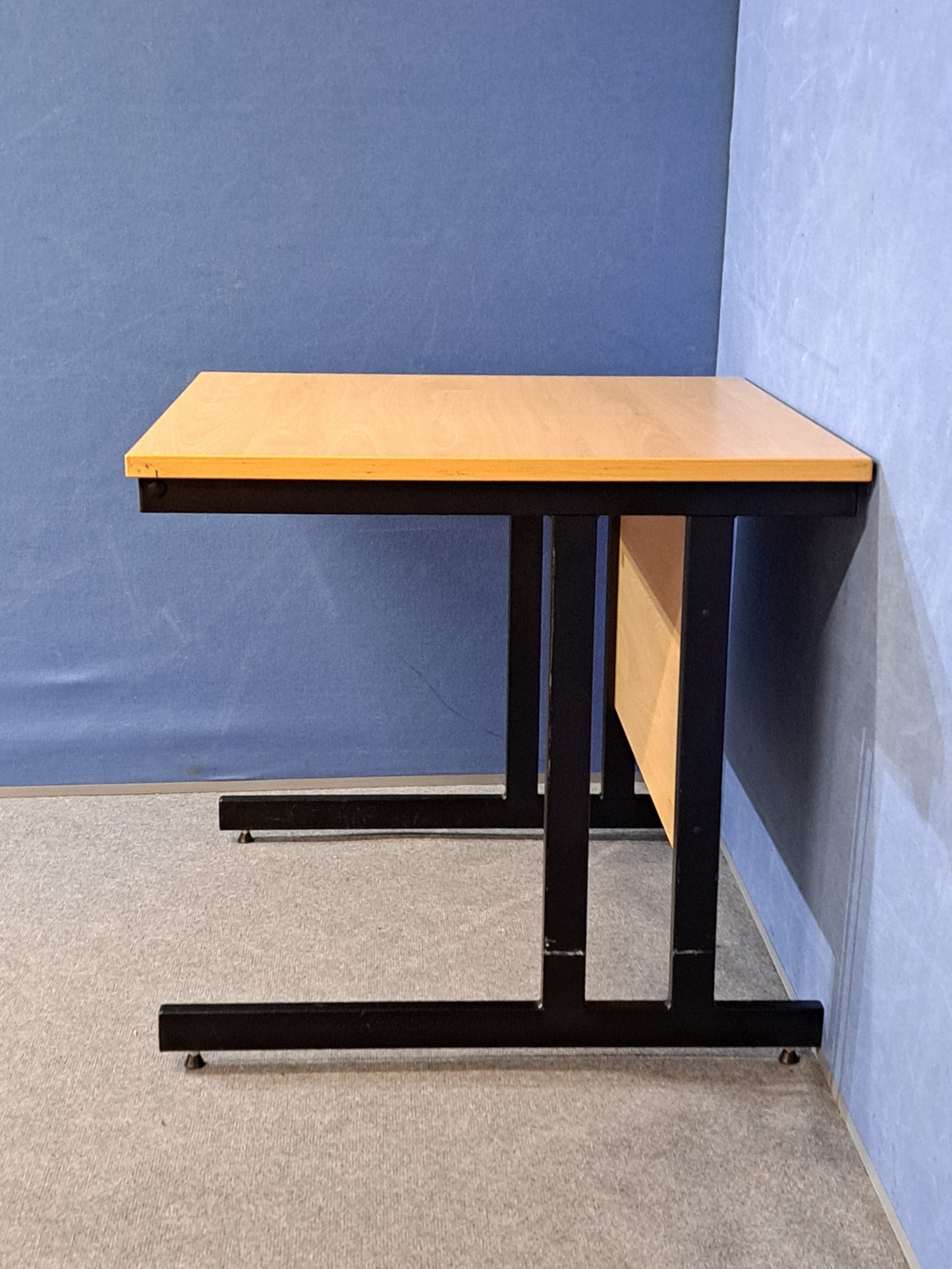 800x800mm Straight Desk Beech (used)