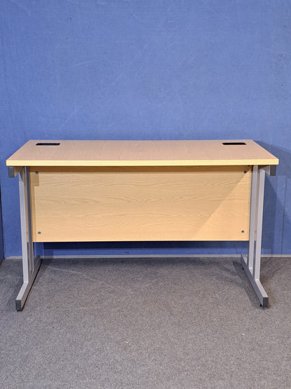 1200x600mm Straight Desk Maple (used)