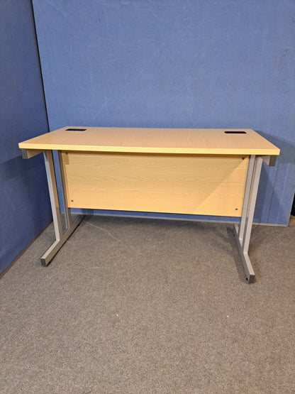 1200x600mm Straight Desk Maple (used)