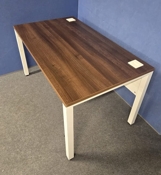 Used 1400x800mm Straight Desk with Cable Management – Walnut / White