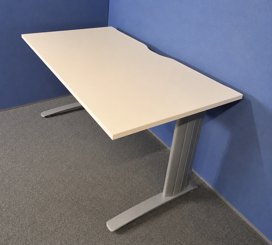 Used 1400x800mm Straight Desk with Cable Management – White / Grey