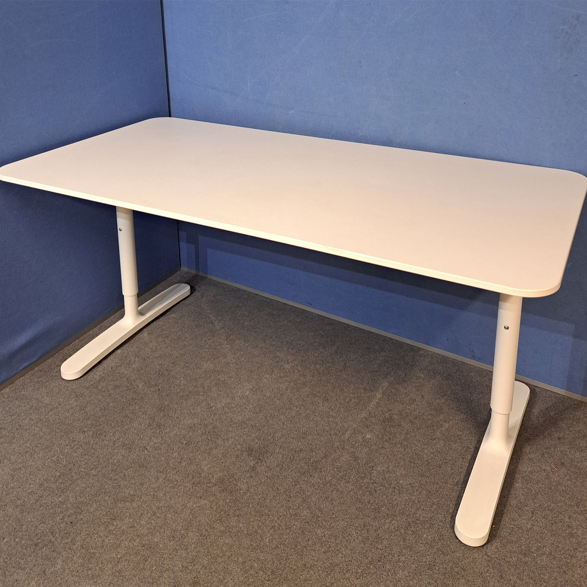 1600x800mm Ikea Bekant Straight Desk White (used)