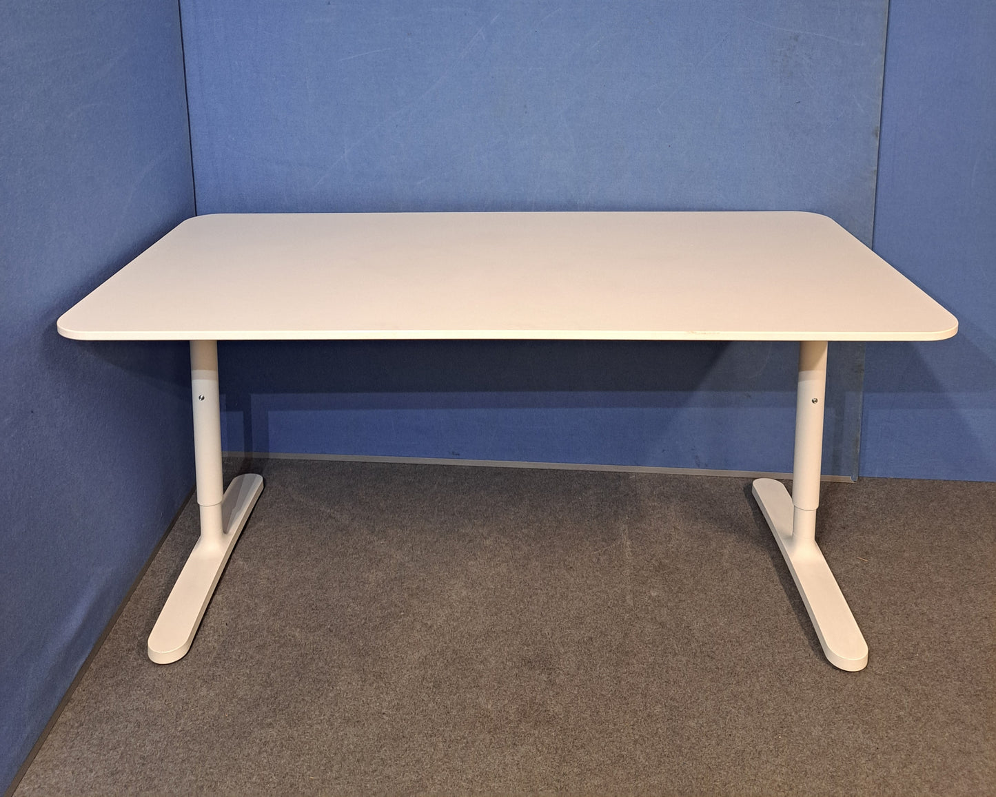 1600x800mm Ikea Bekant Straight Desk White (used)