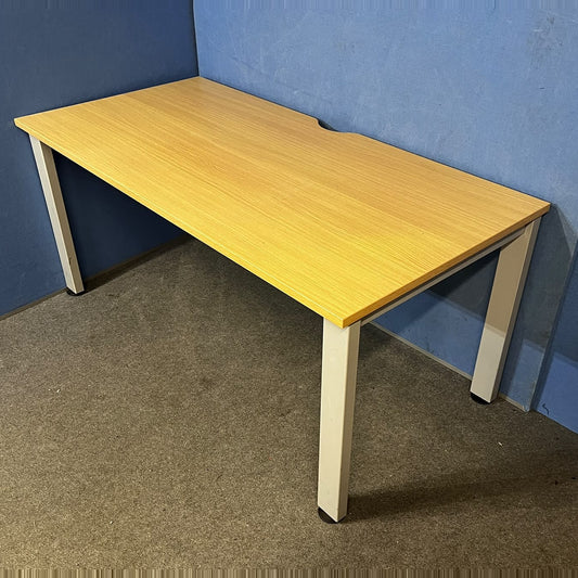 1650x800mm Straight Desk with Cable Management, Verade Oak (used)