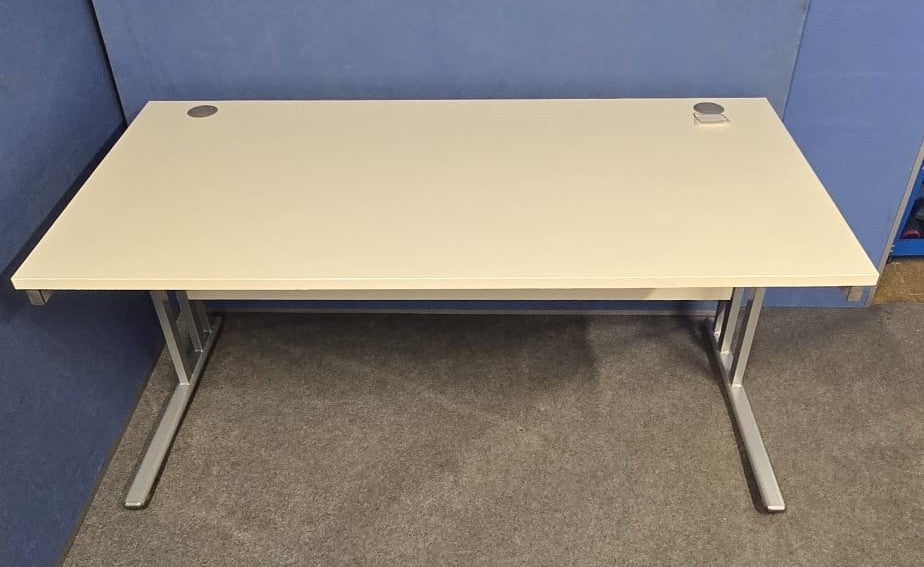 1600x800mm White Straight Office Desk (Used)