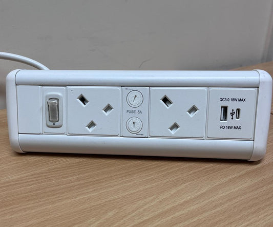 Desktop Power Unit with 2x Power & USB A & C (used)