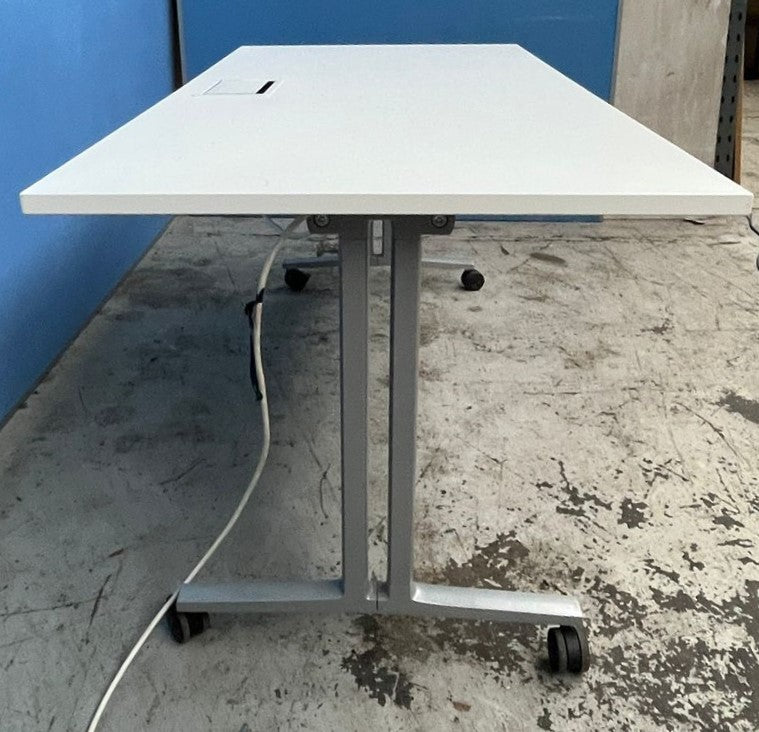 1600x800mm Fliptop Table White (used)