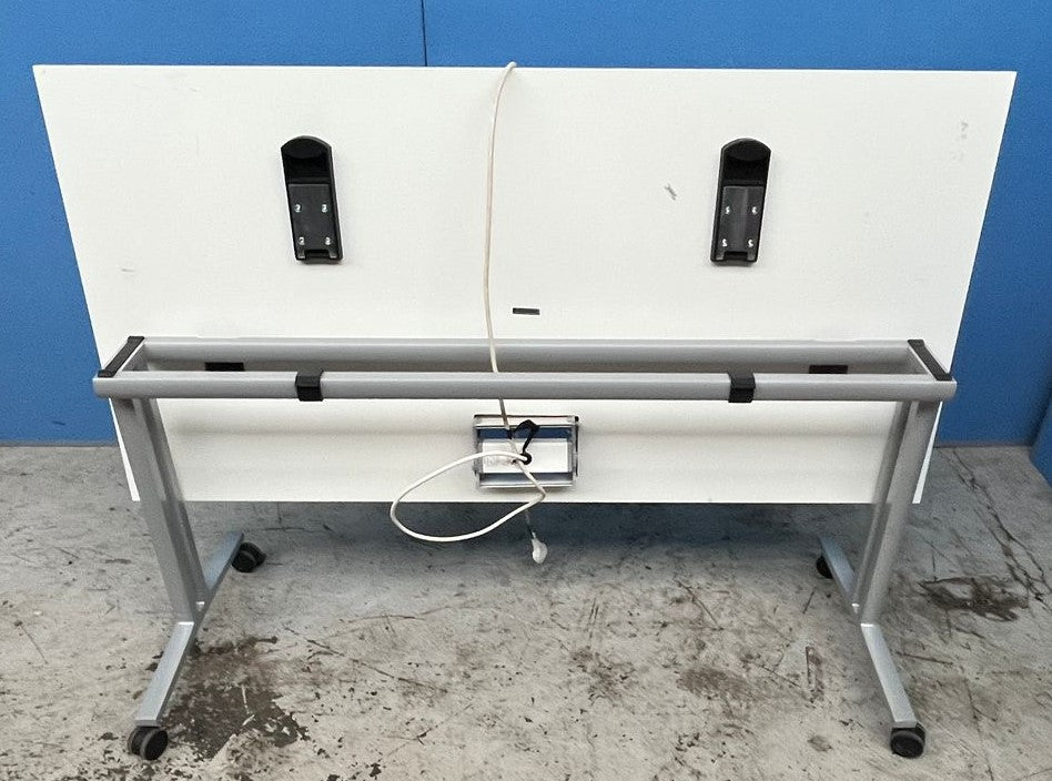 1600x800mm Fliptop Table White (used)