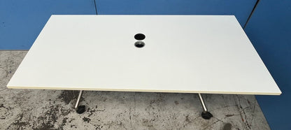 1800x900mm Fliptop Table White (used)