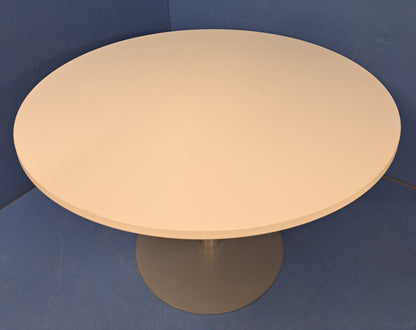 1200mm diameter White Table with Grey Tulip/Trumpet Base (used)