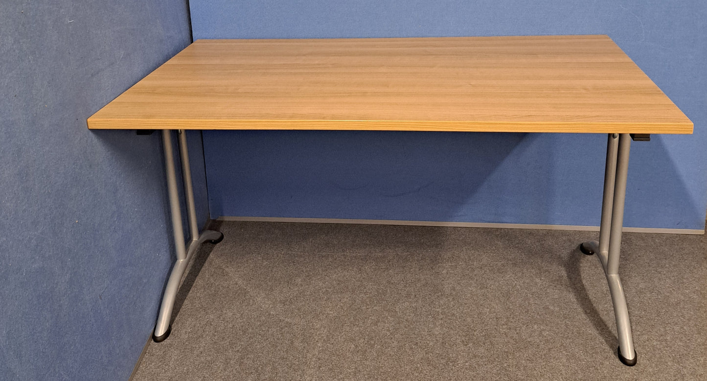 1400x800mm Foldaway Table Santiago Cherry (used)