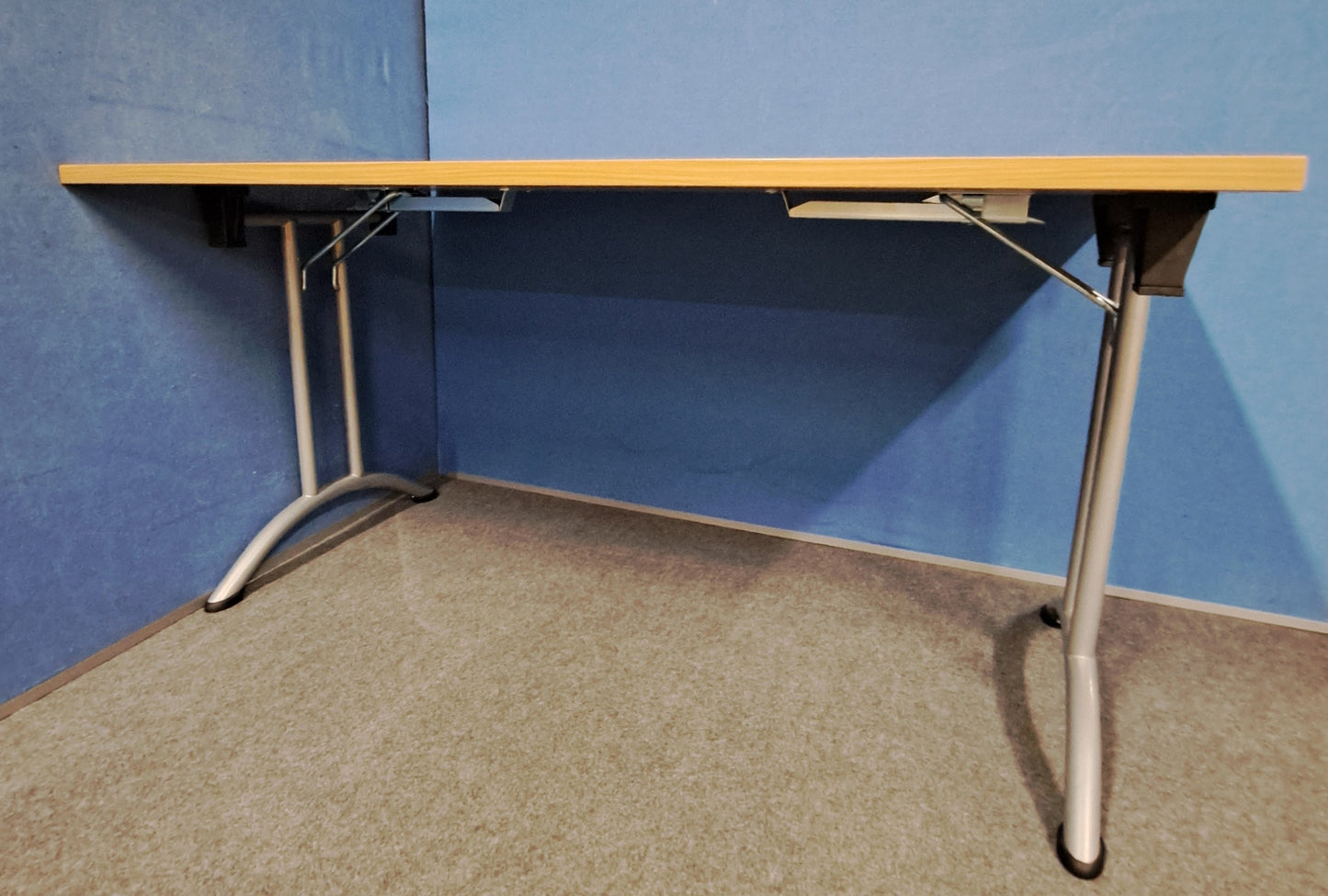 1400x800mm Foldaway Table Santiago Cherry (used)