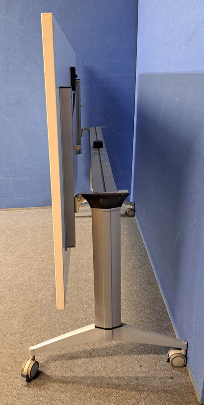 1600x800mm Fliptop Table on Locking Castors White (used)