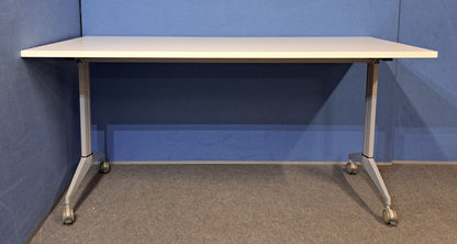 1600x800mm Fliptop Table on Locking Castors White (used)