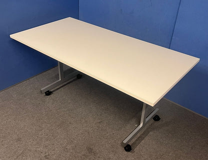 1600x800mm Fliptop Table White (used)