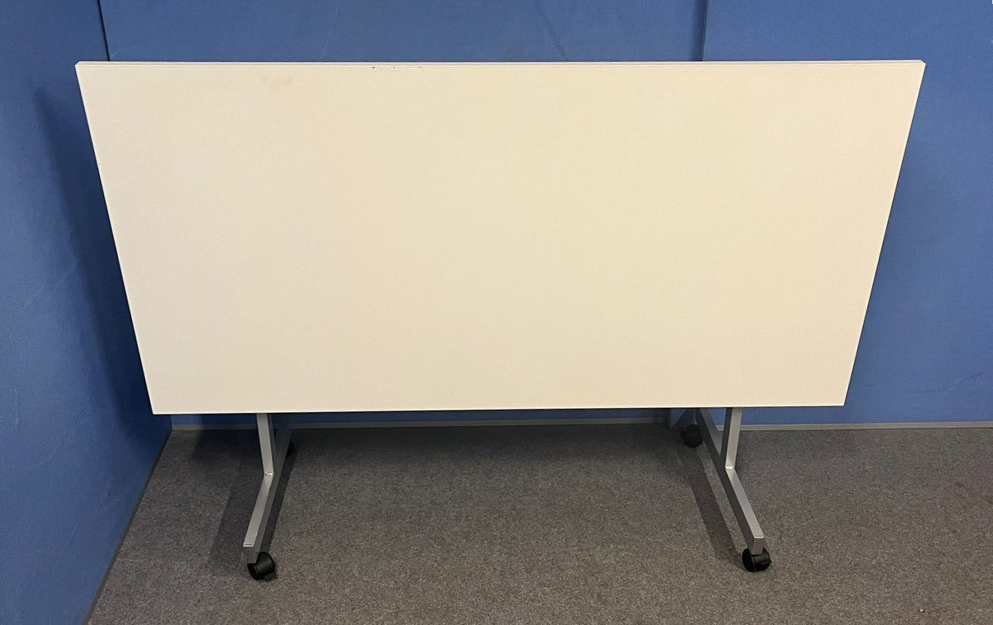 1600x800mm Fliptop Table White (used)