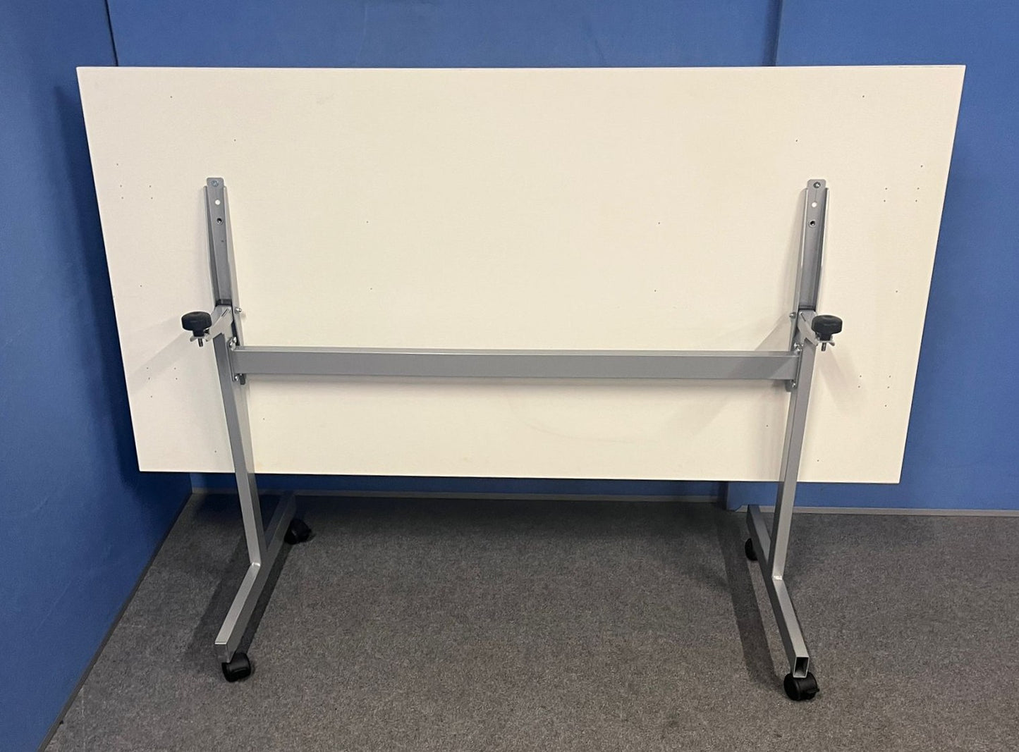 1600x800mm Fliptop Table White (used)