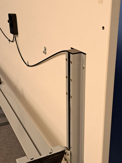 1600x800mm Fliptop Table on Locking Castors White (Locking Clip Missing)(used)