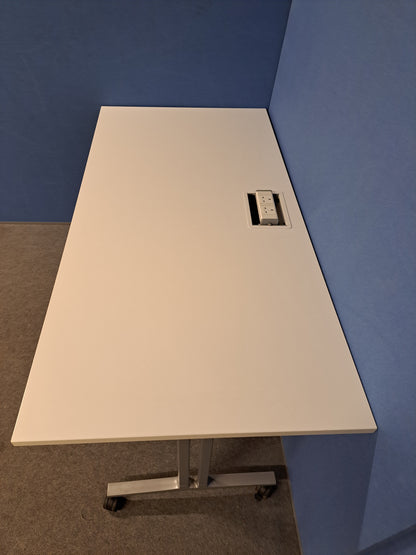1600x800mm Fliptop Table White (used)
