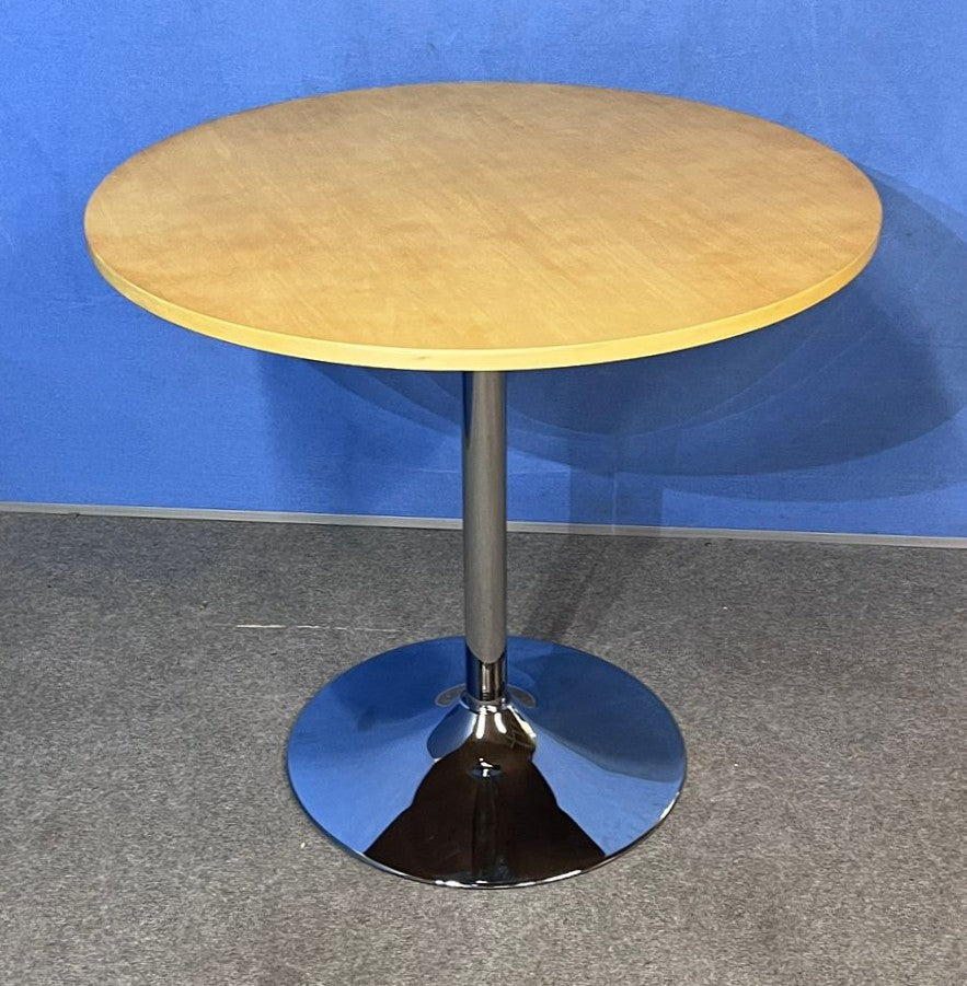 800mm Diameter Round Table with Tulip Base Light Beech (used)