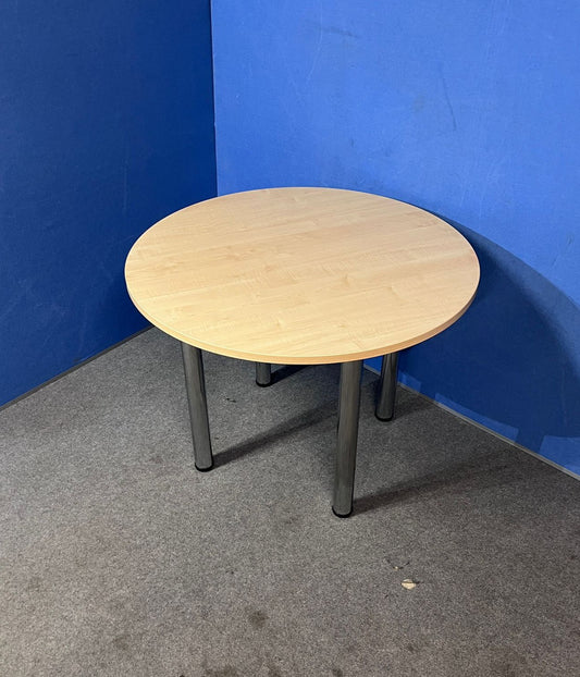 1000mm Diameter Round 4 Legged Table Maple (used)