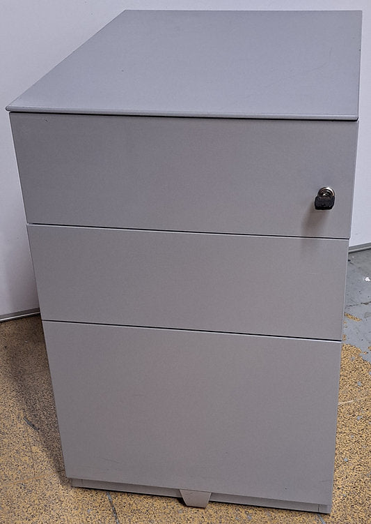 3 Drawer Metal Under Desk Mobile Pedestal Grey with key (used)