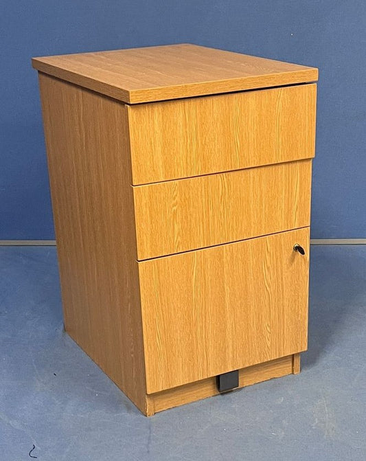 *SALE* 3 Drawer Desk High Pedestal Oak (used)