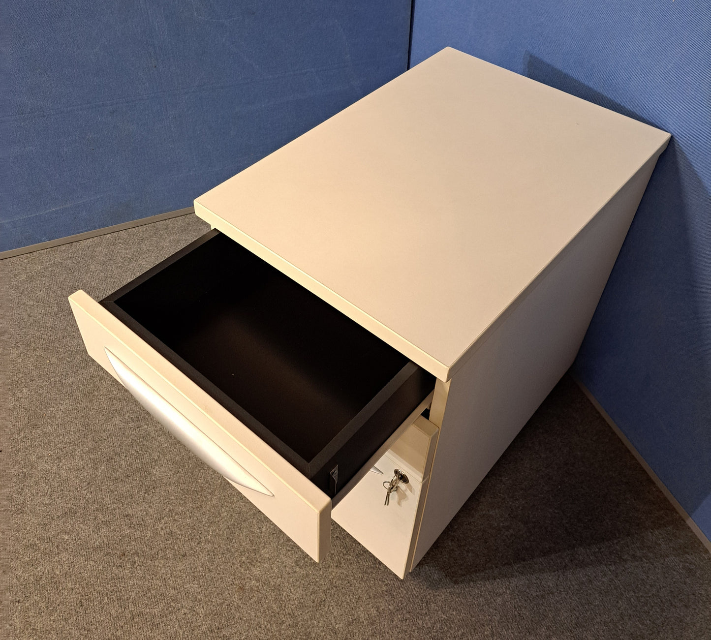 3 Drawer Mobile Pedestal White (used)