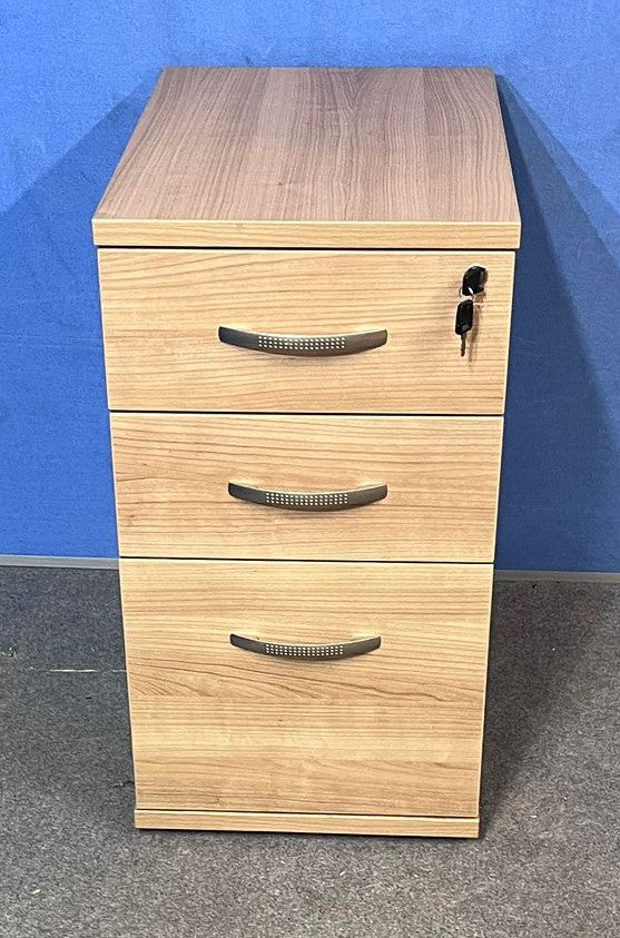 3 Drawer Desk High Pedestal Santiago Cherry (used)