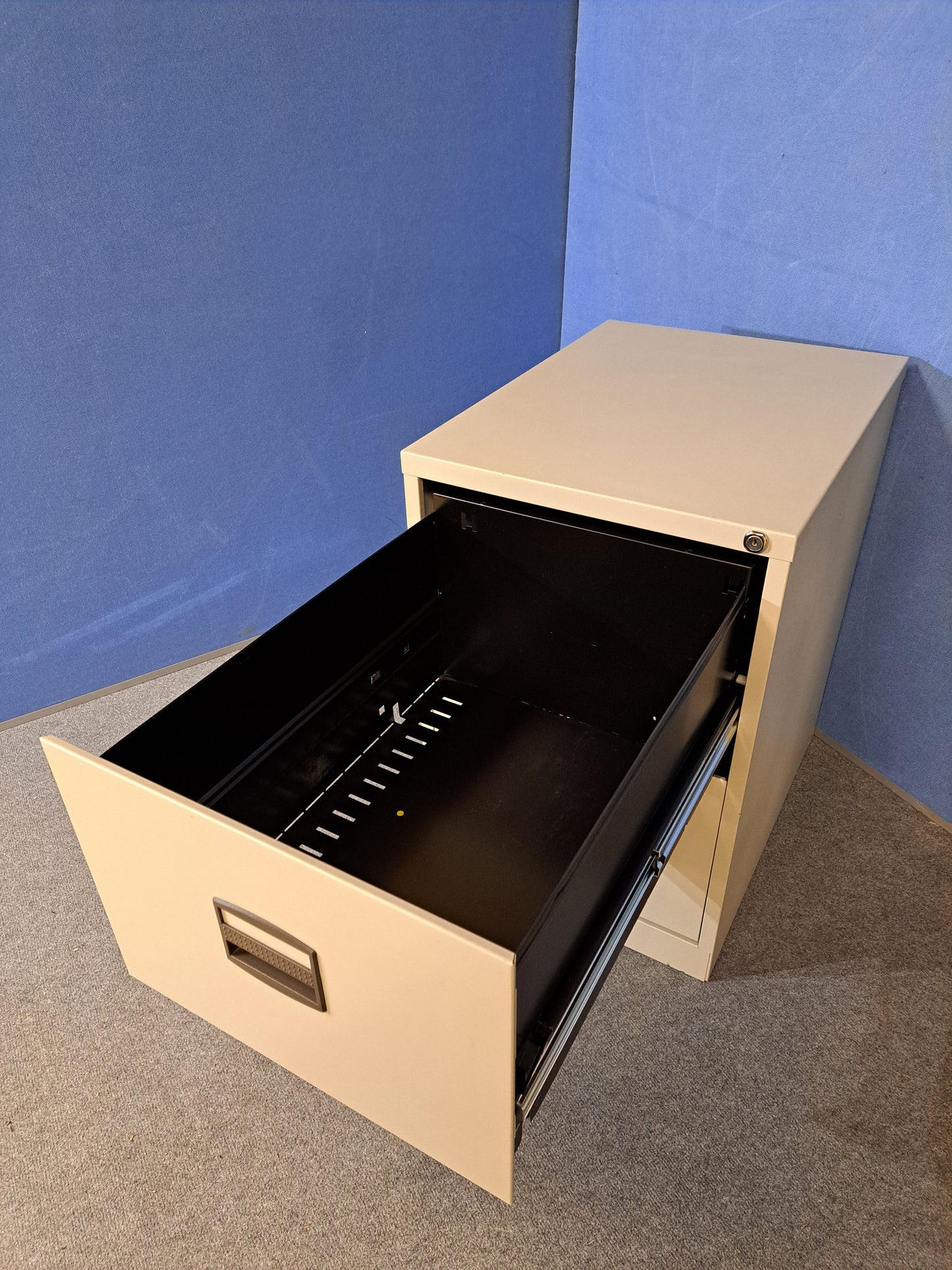 2 Drawer Steel Filing Cabinet Grey (used)