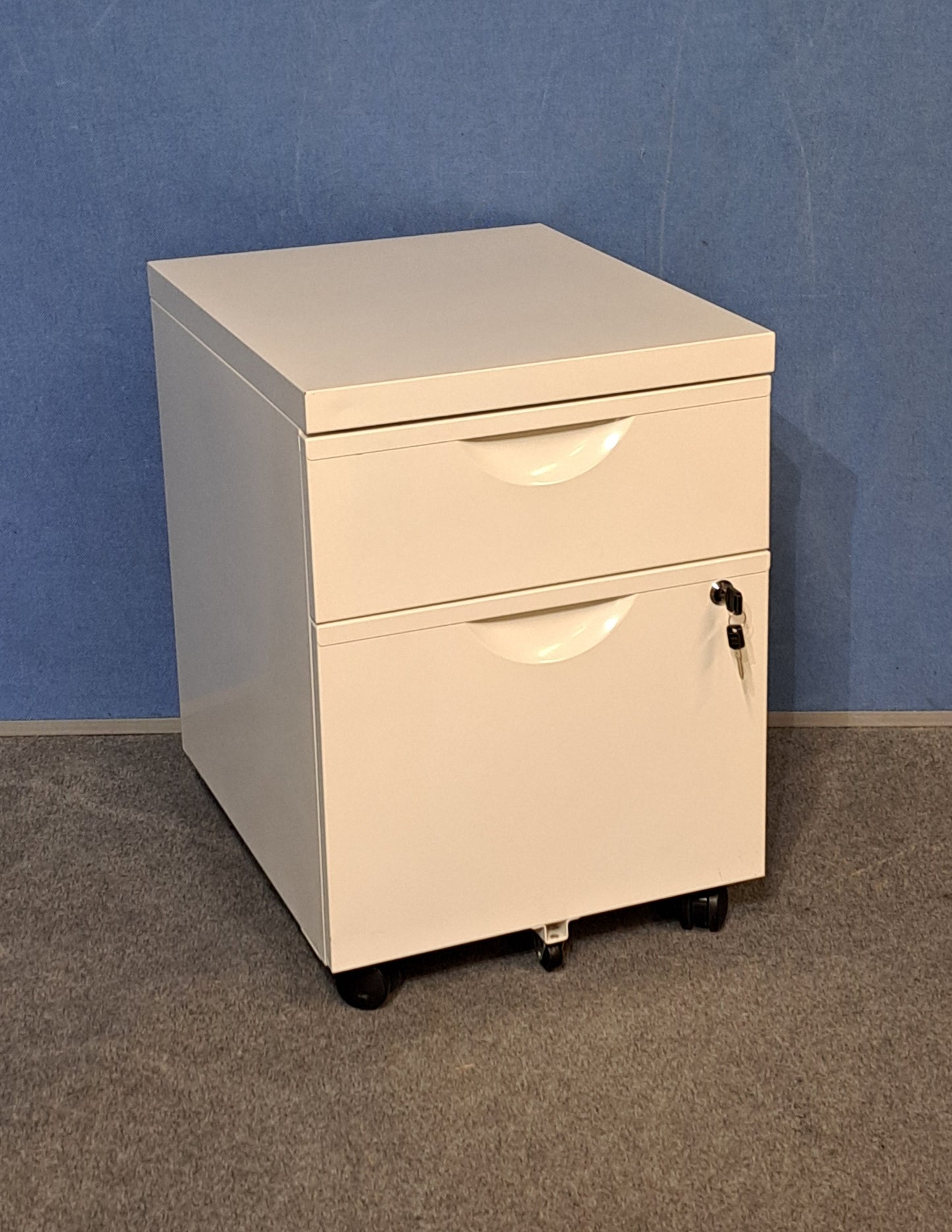 White Metal 2 Drawer Mobile Office Pedestal – Lockable (Used)
