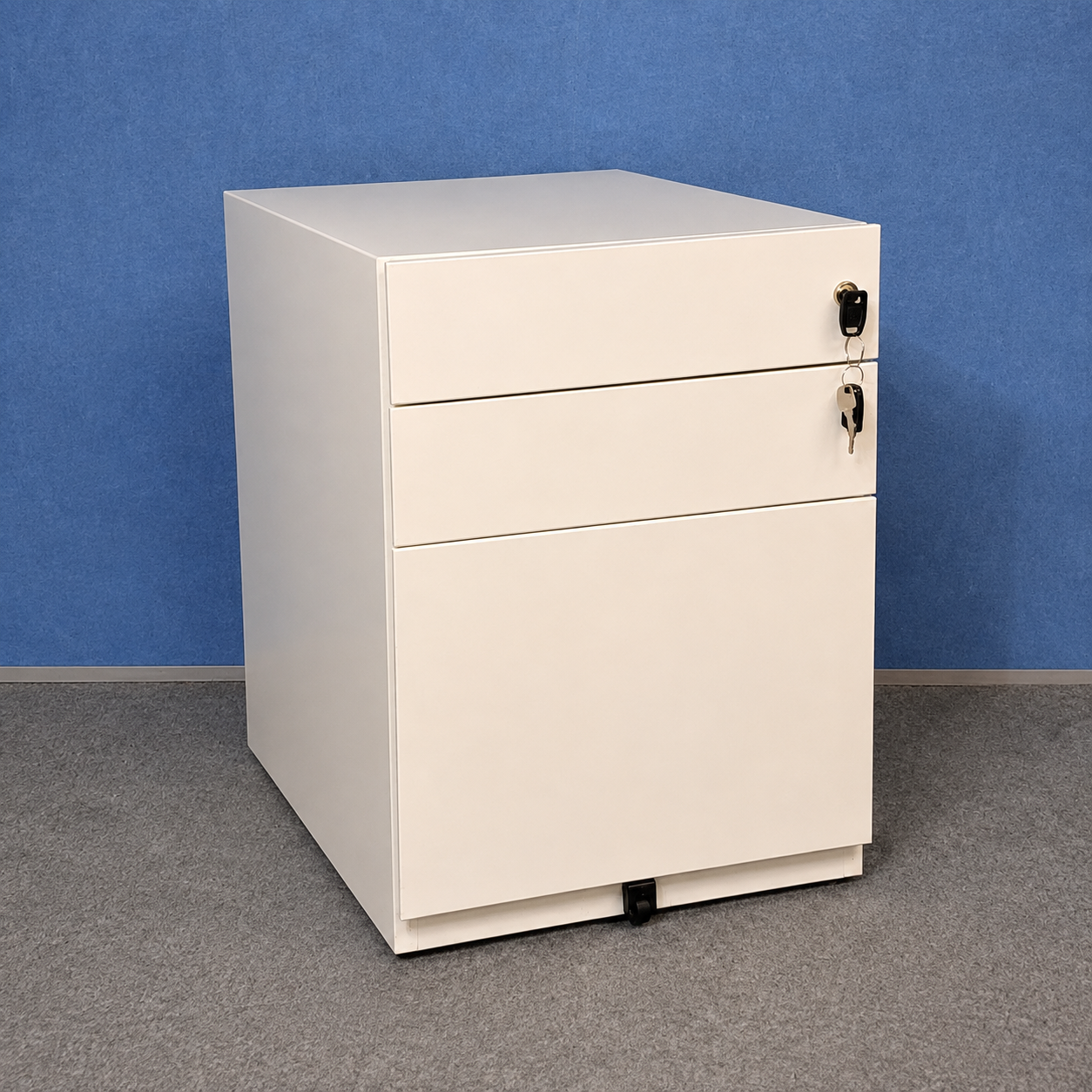 White Metal 3 Drawer Mobile Office Pedestal – Lockable (Used)
