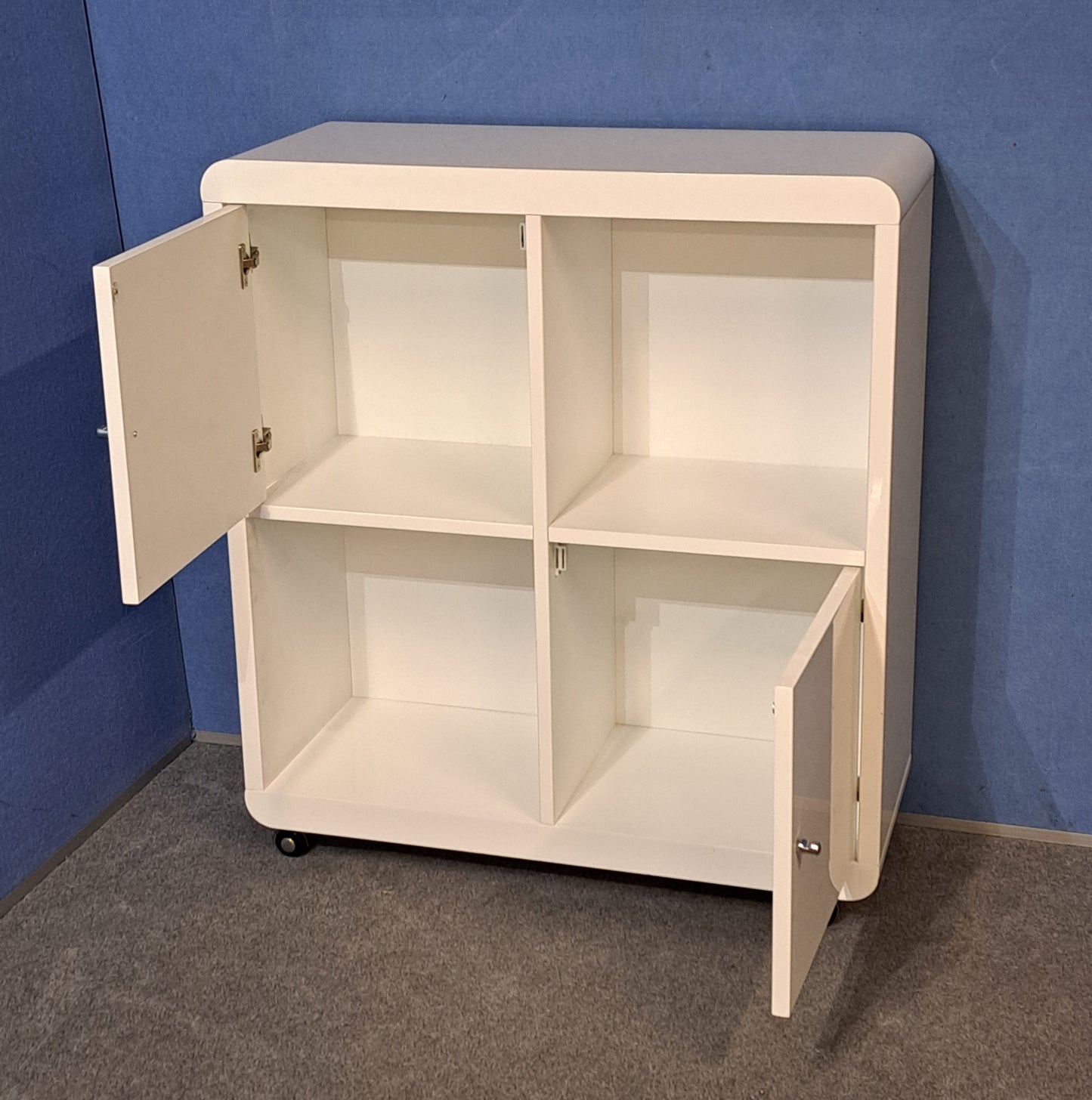White 4 Cube Mobile Storage Unit with Lockable Compartments (Used)