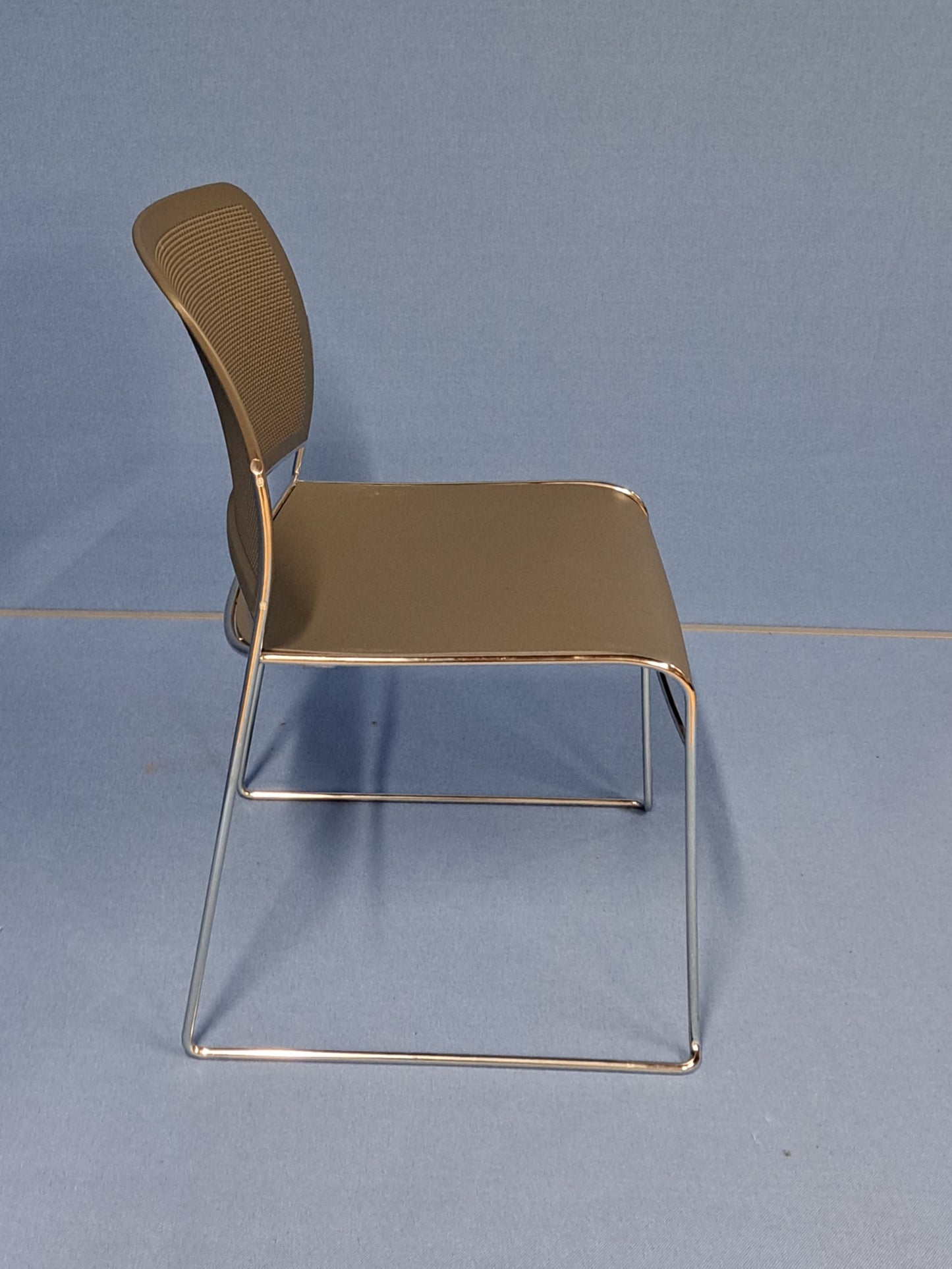 Set of 4 Boss Design Starr meeting / visitors chair on chrome cantilever frame grey (used)