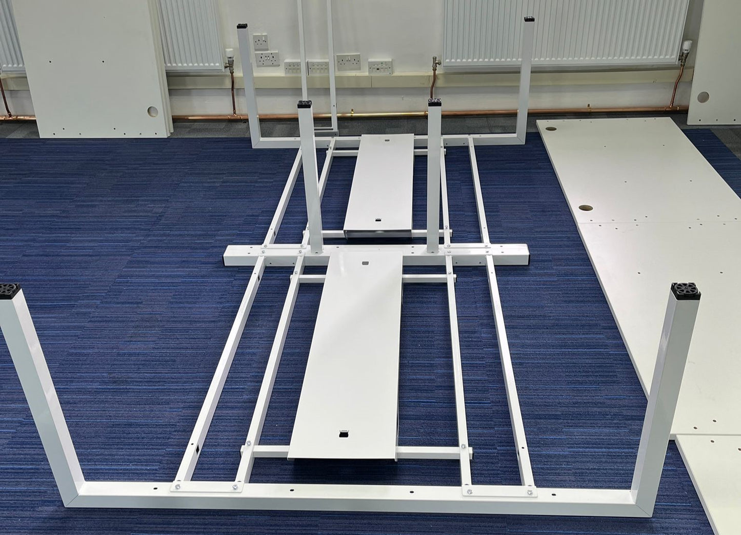 1400x800mm Back to Back Bench Desking White Top on White Leg (used)