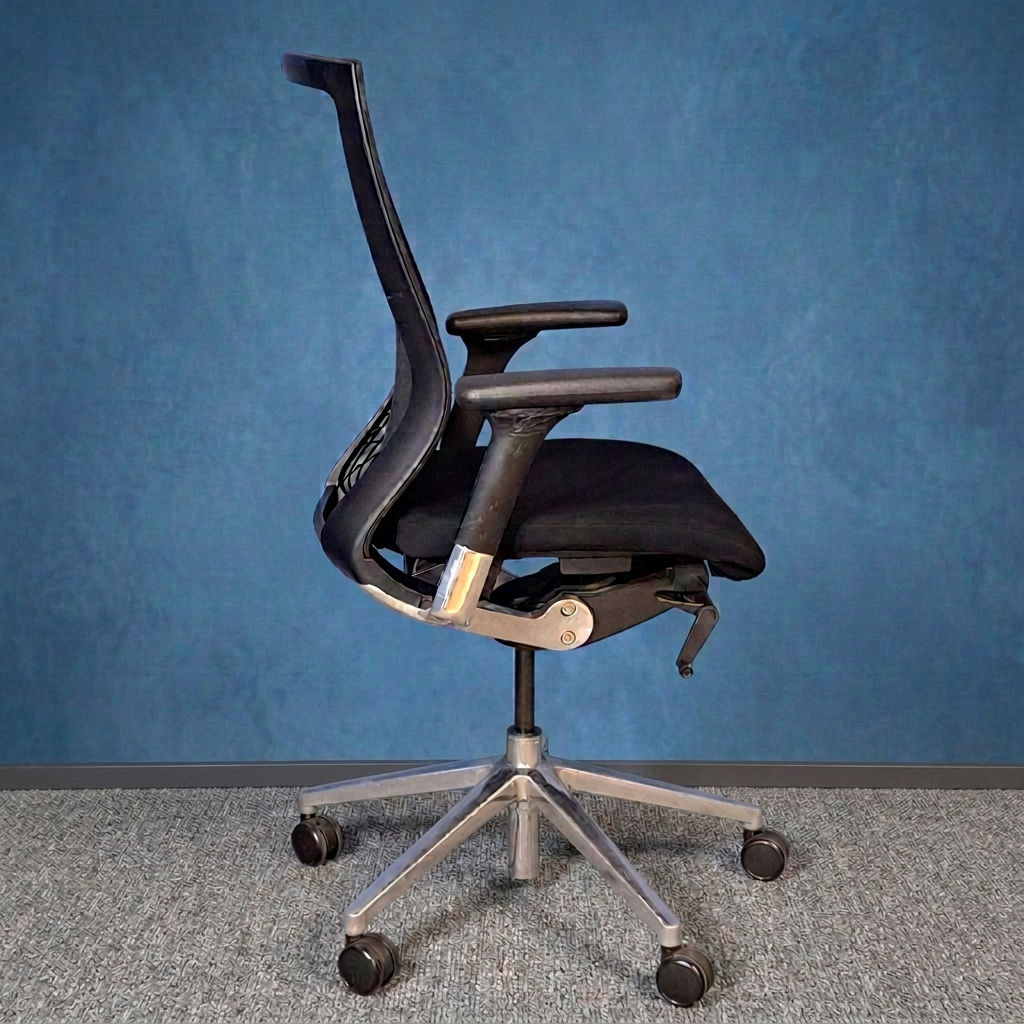 Chair photo 2 with slim dark grey trim