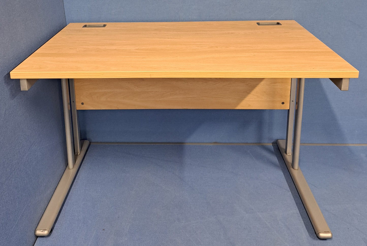 1200x800mm Straight Desk Light Oak (used)