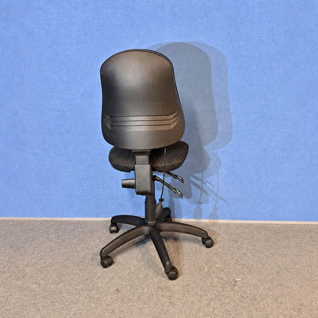 PC6783_4 on a square canvas