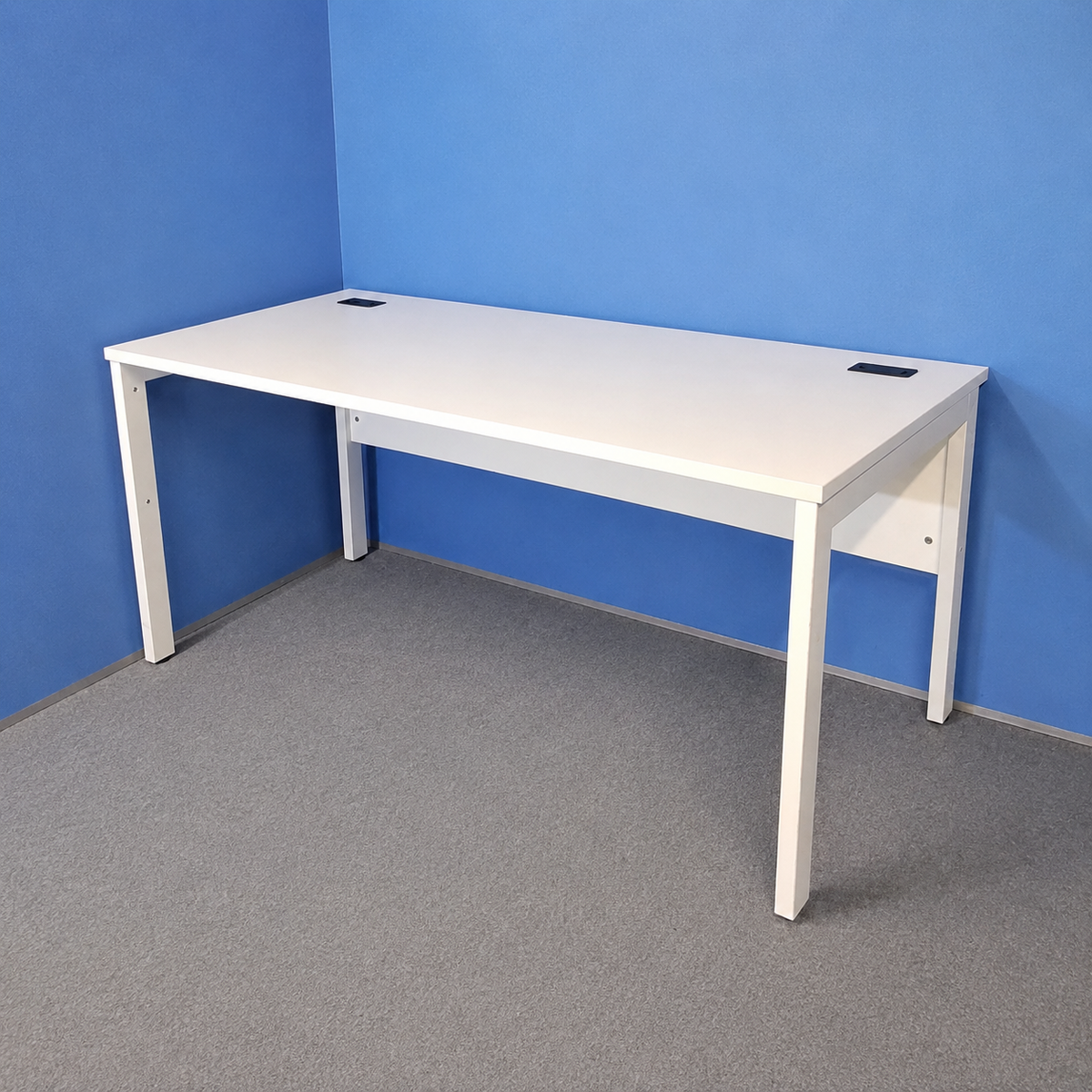1600x800mm Straight desk with Bench Style Frame White (used)