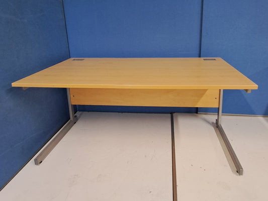 1600x800mm Straight Desk Beech (used)