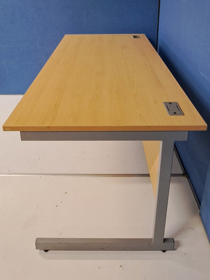 1600x800mm Straight Desk Beech (used)