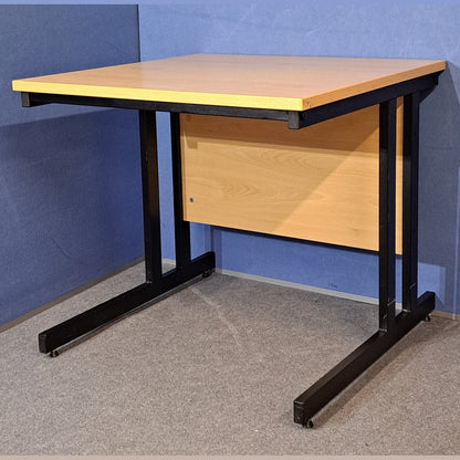 800x800mm Straight Desk Beech (used)