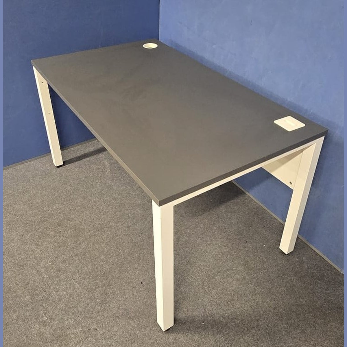 Used 1400x800mm Straight Desk – Grey Top with White Frame