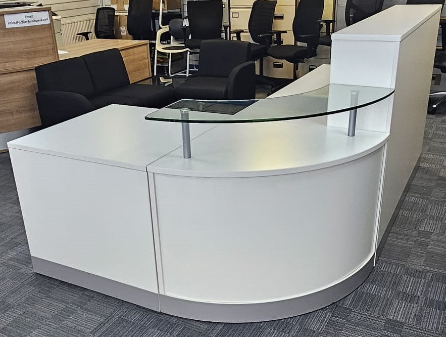 2400x1600mm Reception Counter with Glass Shelf White (used)